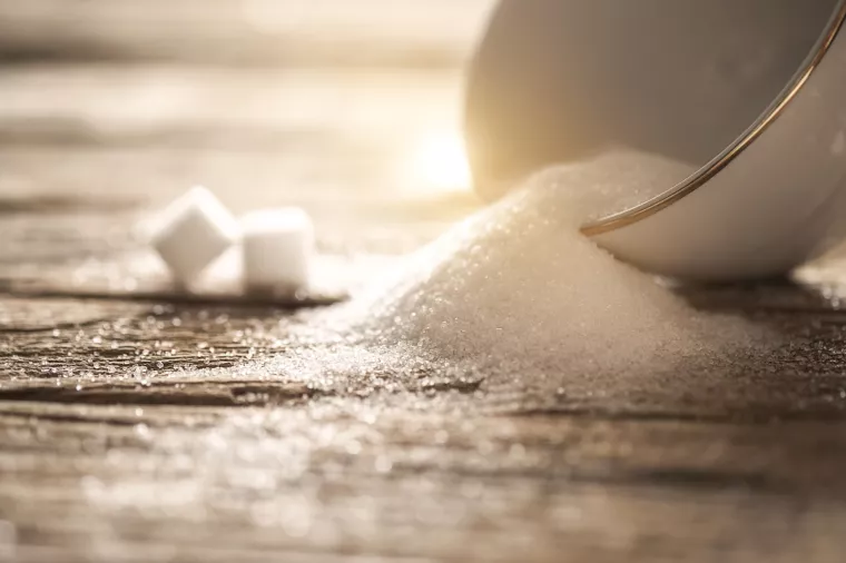 Šećer, šalica, kockice