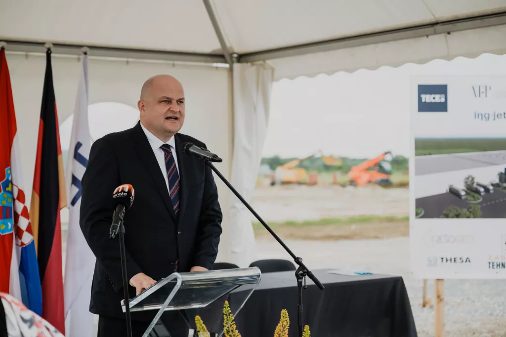 Ante ŠušnjarTece Industrial, Novska