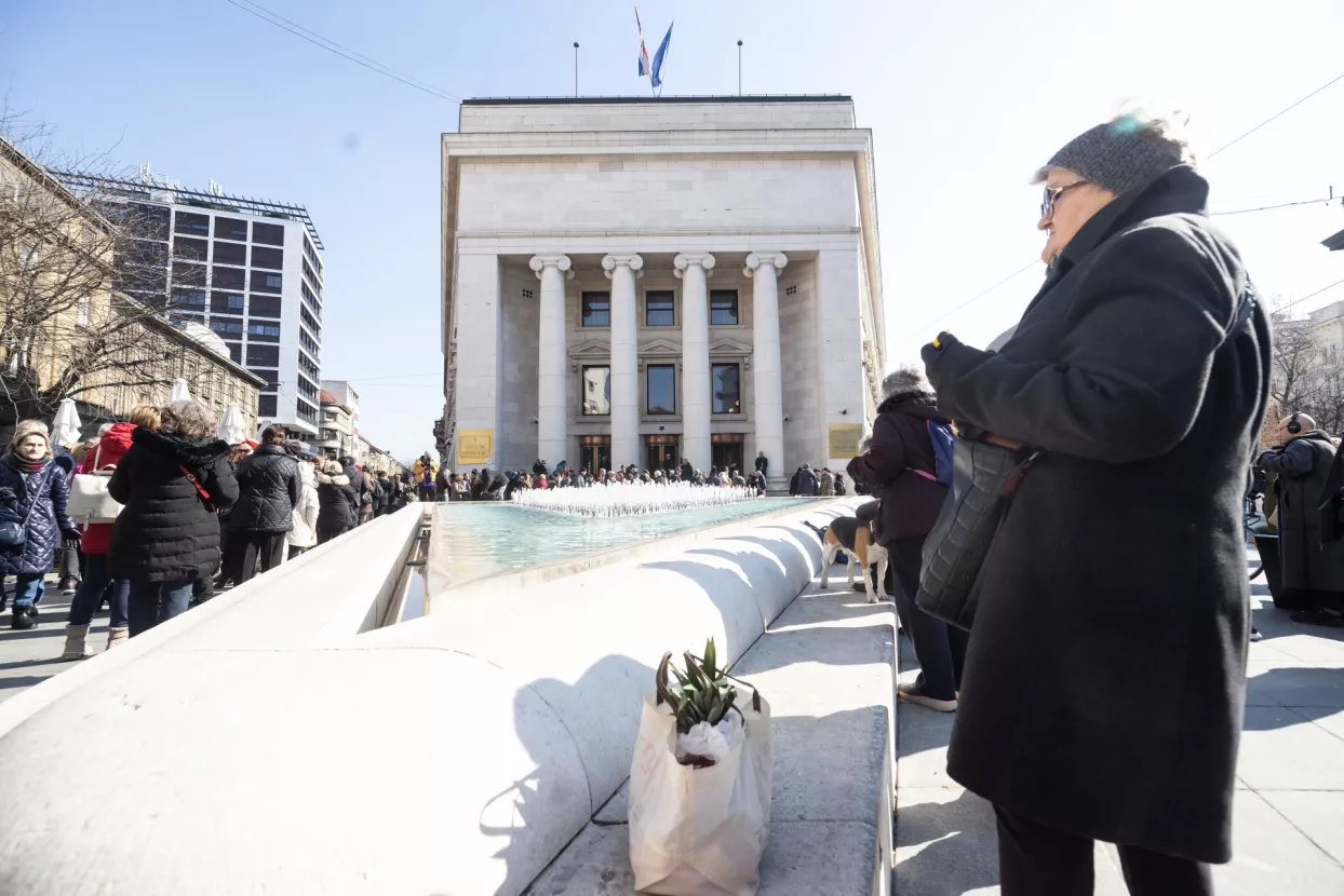 Platforma potrošača "Halo inspektore!" organizirala je prosvjed ispred Hrvatske narodne banke protiv inflacije i poskupljenja.