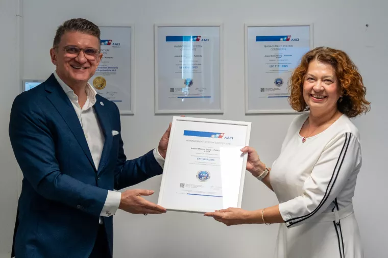 Uručivanje certifikata Poliklinici Aviva.