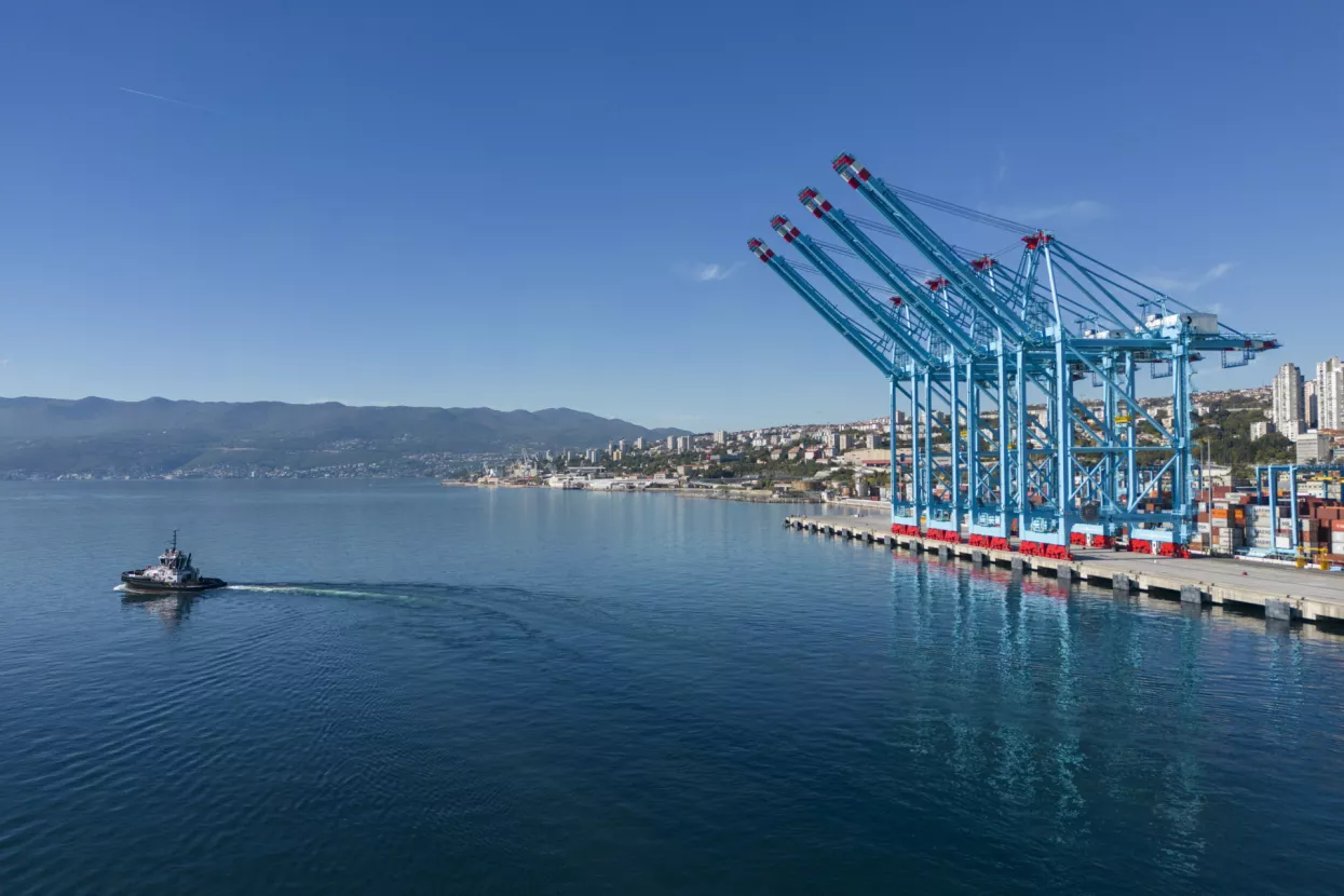 Obalne dizalice Rijeka Gatewaya novi su simbol ovog lučkog grada.