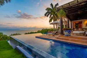 Modeli članstva i pretplate na iskustva trendi su u sektoru turizma. Primjerice, Inspiratov luksuzni klub putovanja članovima omogućuje odmor u luksuznim vilama, hotelima i odmarališta s pet zvjezdica i personaliziranu uslugu putem modela pretplate i članstva. Godišnja članarina u visini od 40.000 dolara nudi pristup svjetskoj mreži luksuznih vila i hotela, među kojima Casa Tres Reinas, smještena u maloj zajednici Punta de Mita u Meksiku