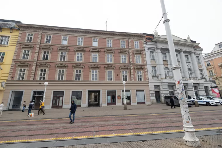 Zgrade na Trgu bana Jelačića 12 i Praškoj 1.