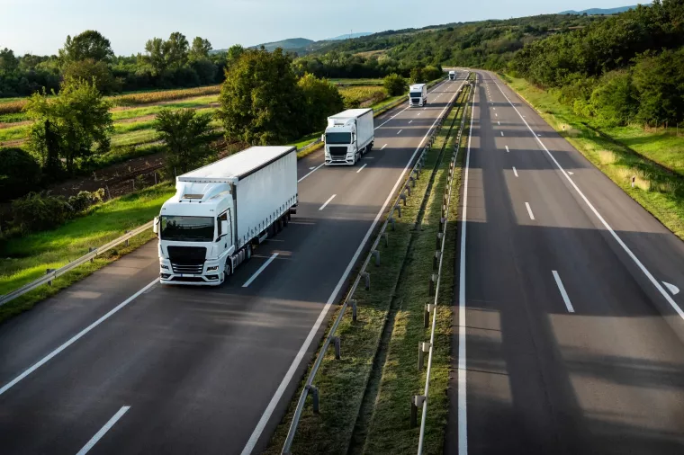 konvoj, kamioni, uvoz, izvoz, autocesta, roba