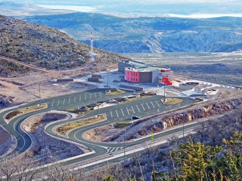 Velebitska kraljica, A1, Sv. Rok