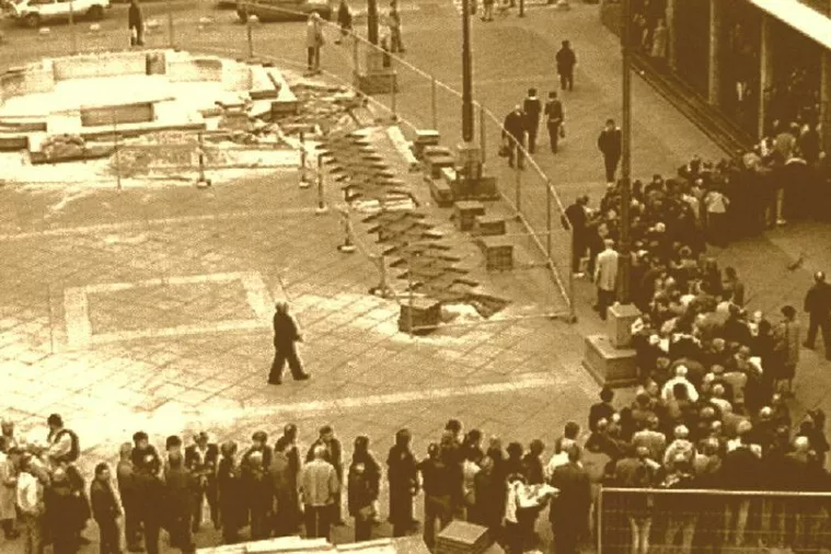 Redovi ispred Riječke banke nakon izbijanja afere