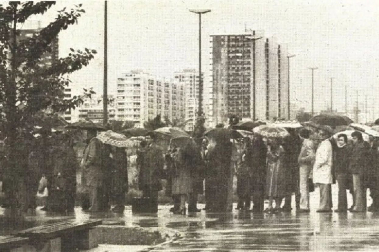 Prvi dan primjene propisa par &ndash; nepar stvorio je velike gužve u zagrebačkom gradskom prijevozu (Presnimka fotografije Pavla Cajzeka iz Večernjeg lista)
