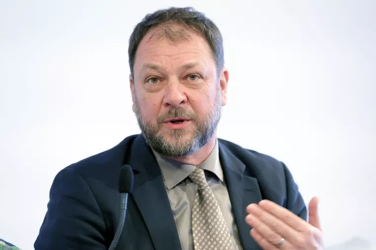 48 SATI 2024. Okrugli stol "Pretpostavke efikasnog modela priu&scaron;tivog stanovanja i upravljanja nekretninama" Vlatko Roland