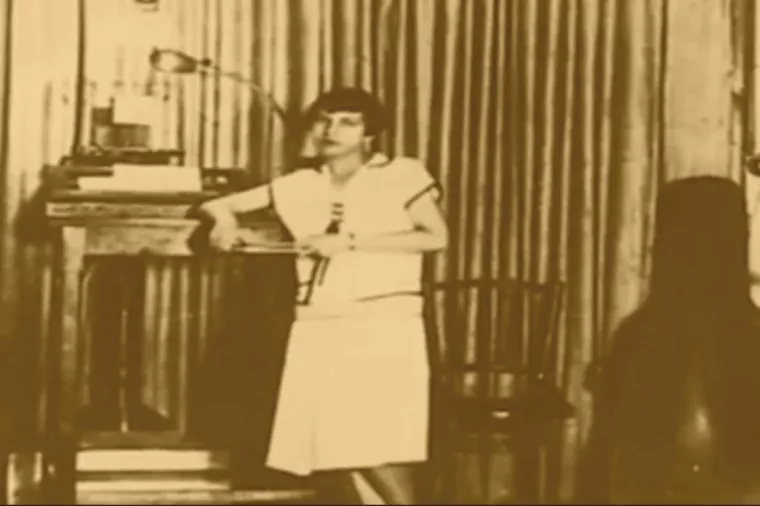 Glumica, književnica i kazali&scaron;na direktorica Božena Begović (1901. &ndash; 1966.) ostala je najvi&scaron;e zapamćena kao prva spikerica koja je izrekla legendarno: 'Halo, halo! Ovdje Radio Zagreb!'&nbsp;
