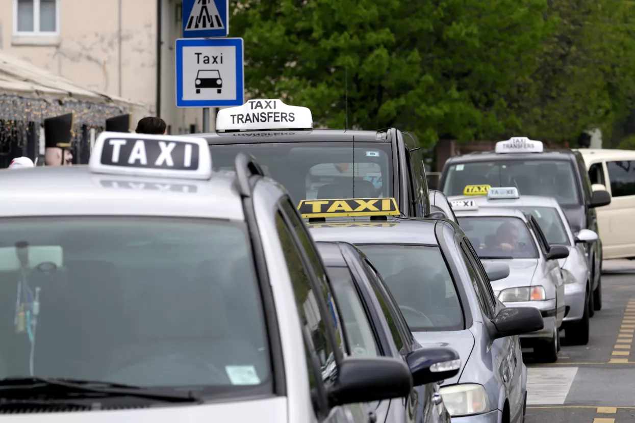 Taxi, taksi